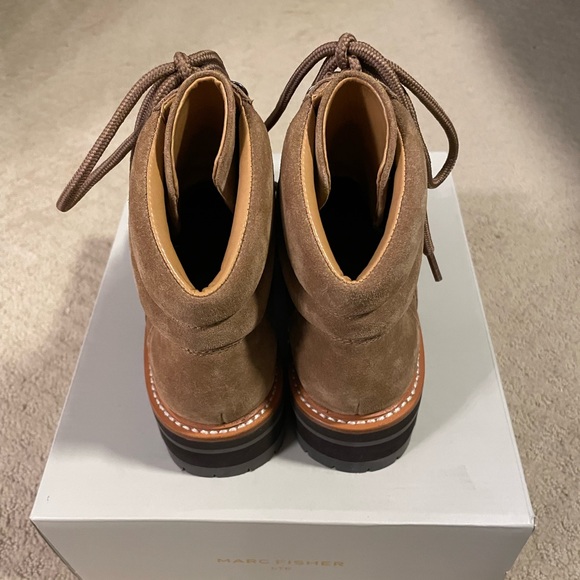 New in Box Marc Fisher LTD Idaran Boots - Size 5M - Medium Natural Suede - Picture 3 of 5